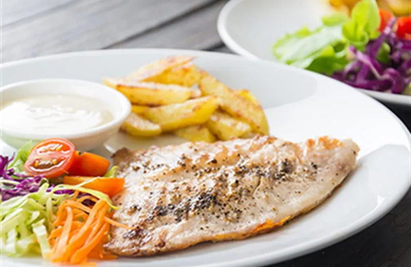 Almoço e jantar corporativos servidos no local — Krystal Eventos