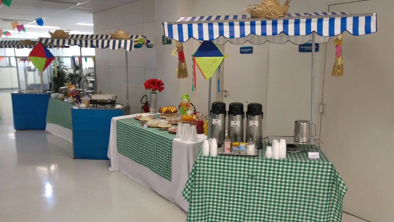 Festa junina com cardápio típico — Krystal Eventos