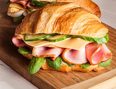Kit com alimentos e bebidas — Krystal Eventos