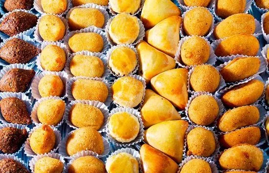 Salgadinhos que entram no kit — Krystal Eventos